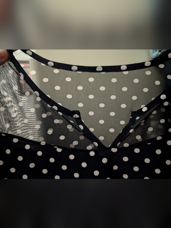 90's Vintage Susan Lawrence Navy and White Polka Dot Cold Shoulder Blouse - Picture 5 of 5